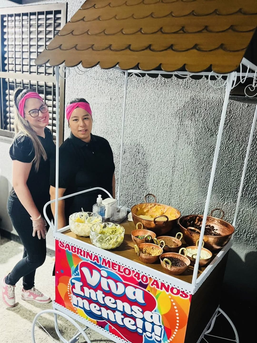 Carrinho de brigadeiro gourmet em evento